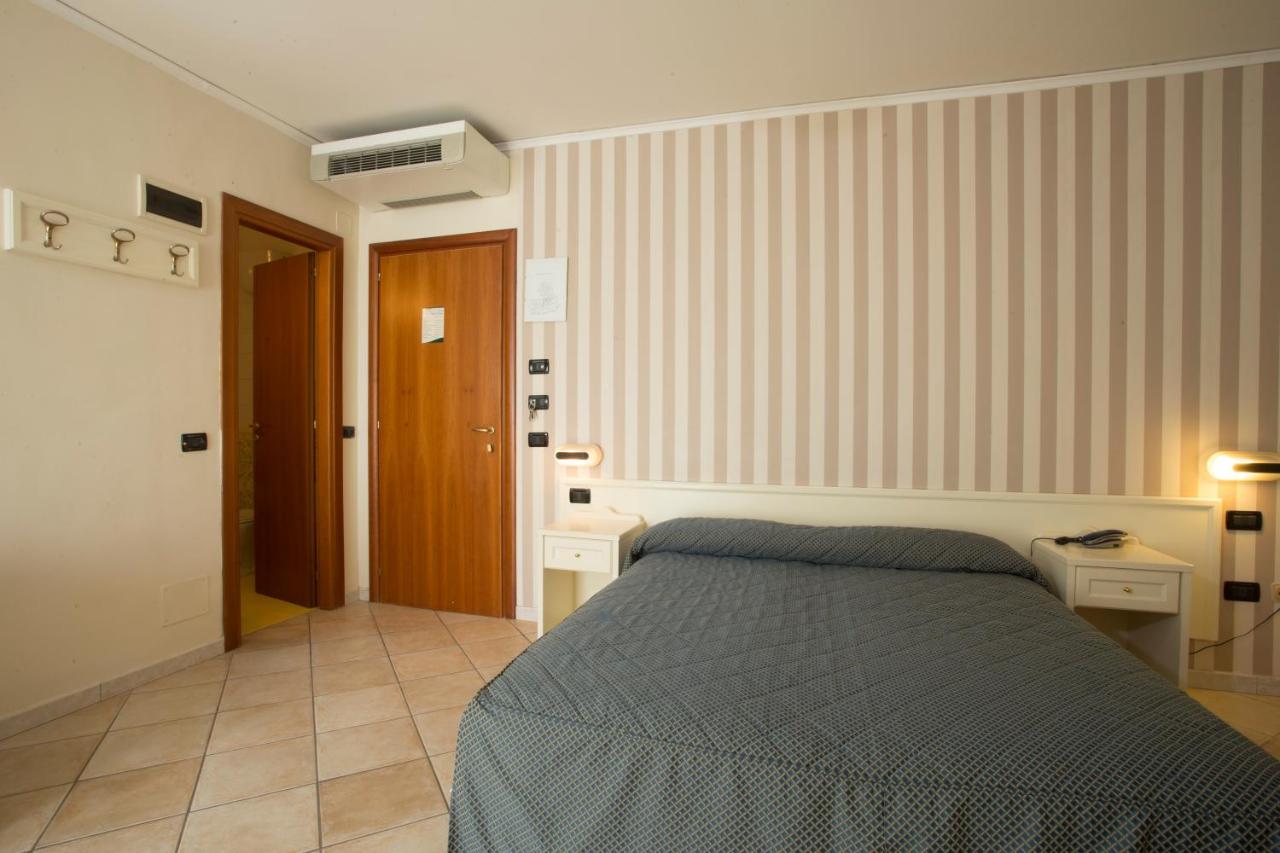 Hotel Villa Serena Castellammare di Stabia Εξωτερικό φωτογραφία