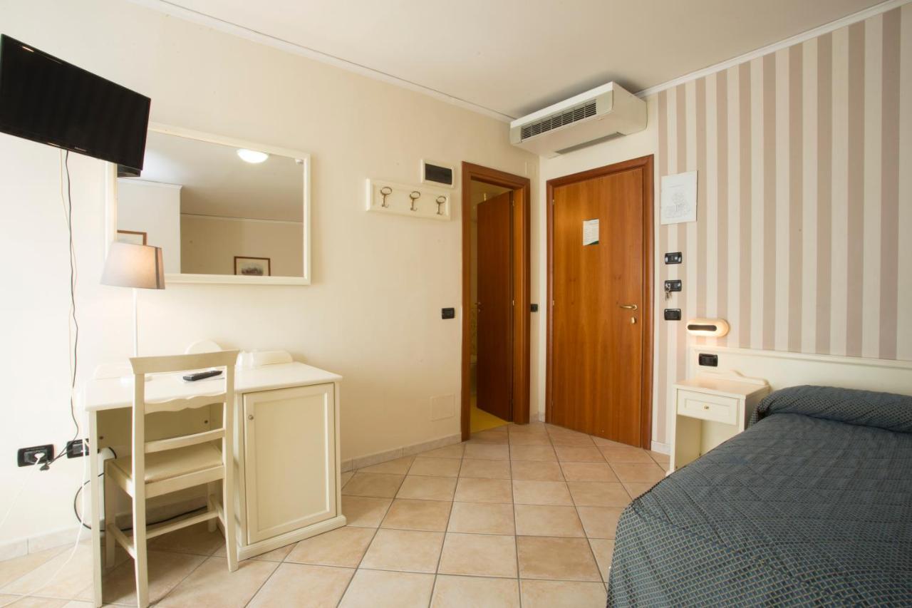 Hotel Villa Serena Castellammare di Stabia Εξωτερικό φωτογραφία