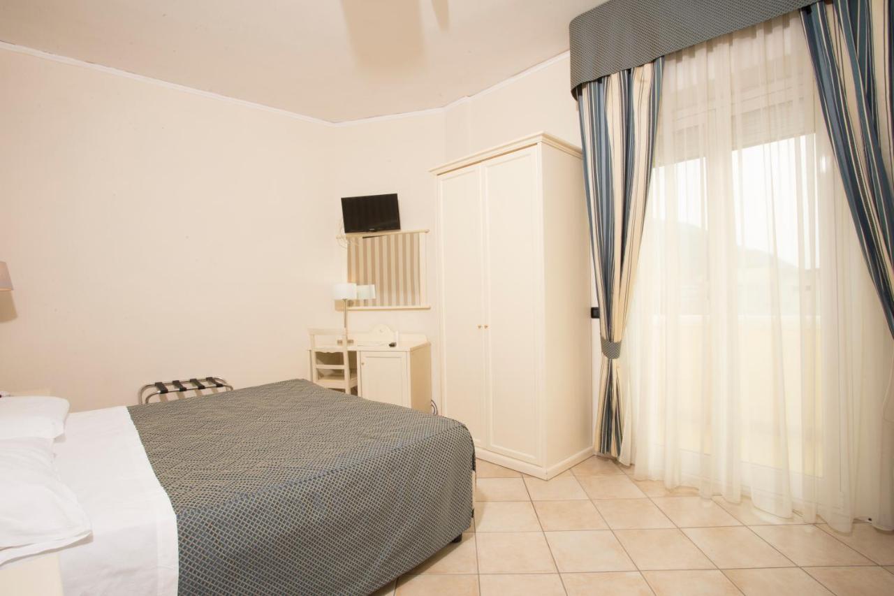 Hotel Villa Serena Castellammare di Stabia Εξωτερικό φωτογραφία