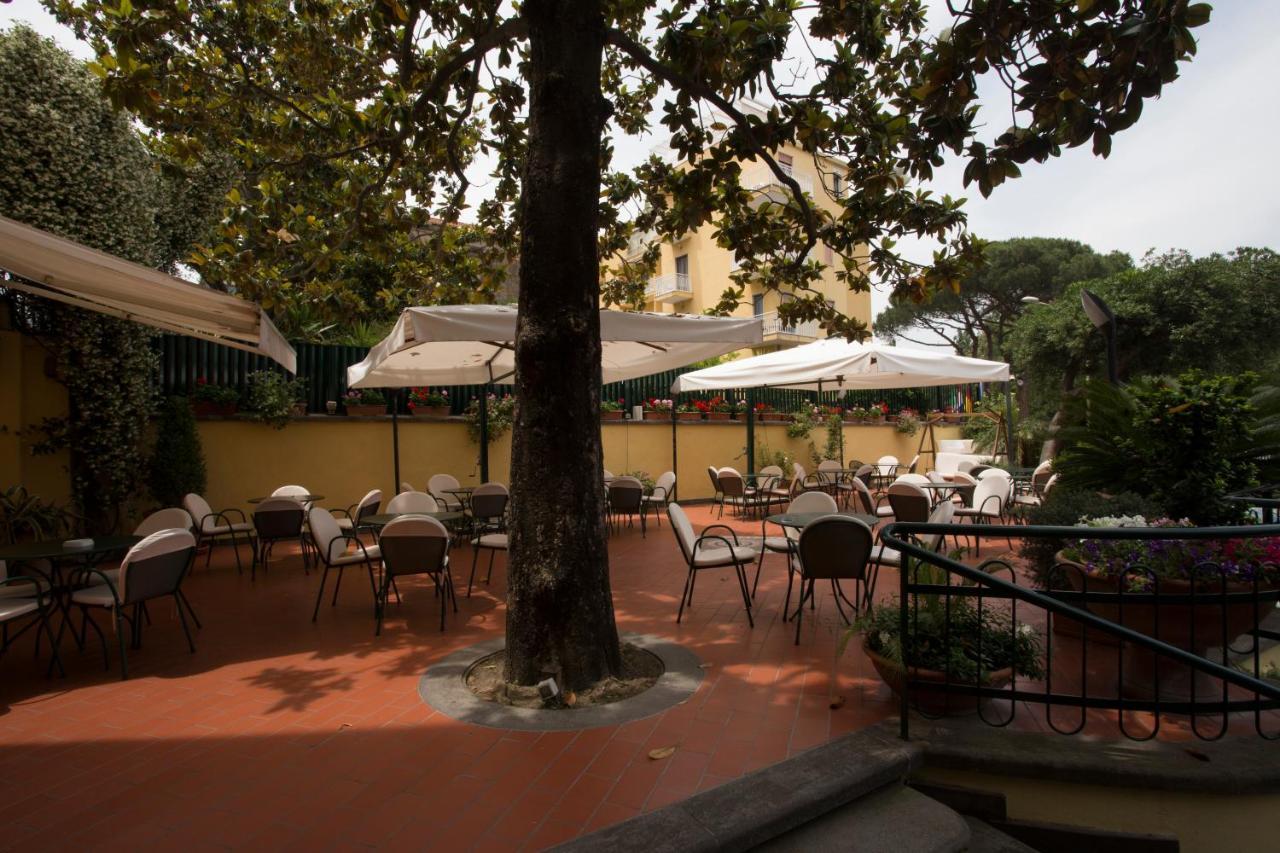 Hotel Villa Serena Castellammare di Stabia Εξωτερικό φωτογραφία