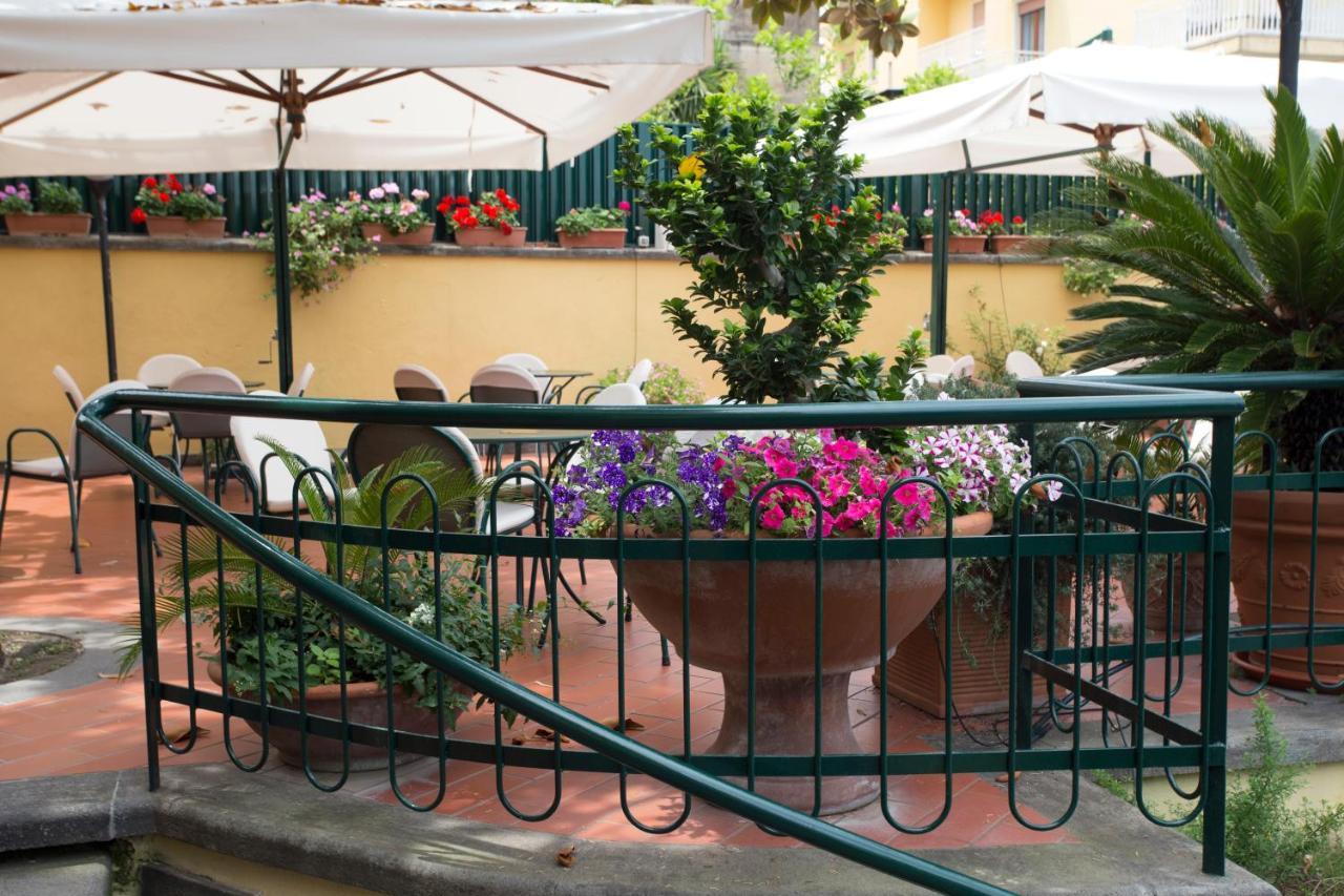Hotel Villa Serena Castellammare di Stabia Εξωτερικό φωτογραφία