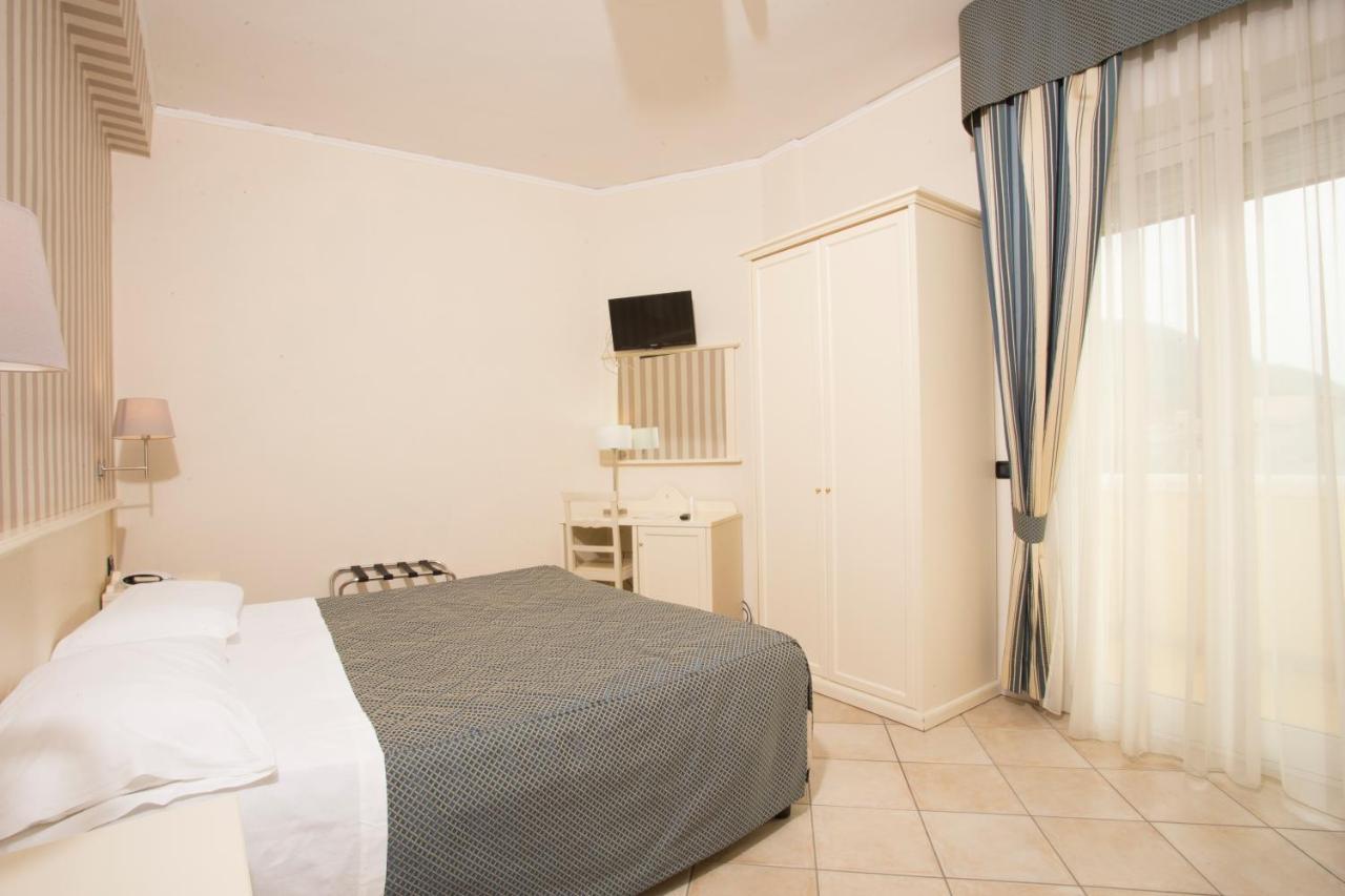 Hotel Villa Serena Castellammare di Stabia Εξωτερικό φωτογραφία