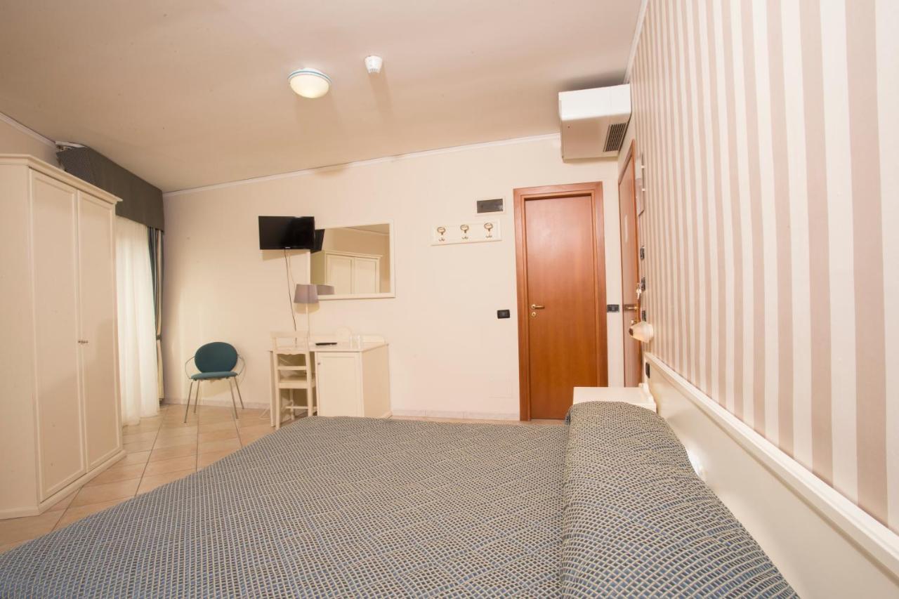 Hotel Villa Serena Castellammare di Stabia Εξωτερικό φωτογραφία