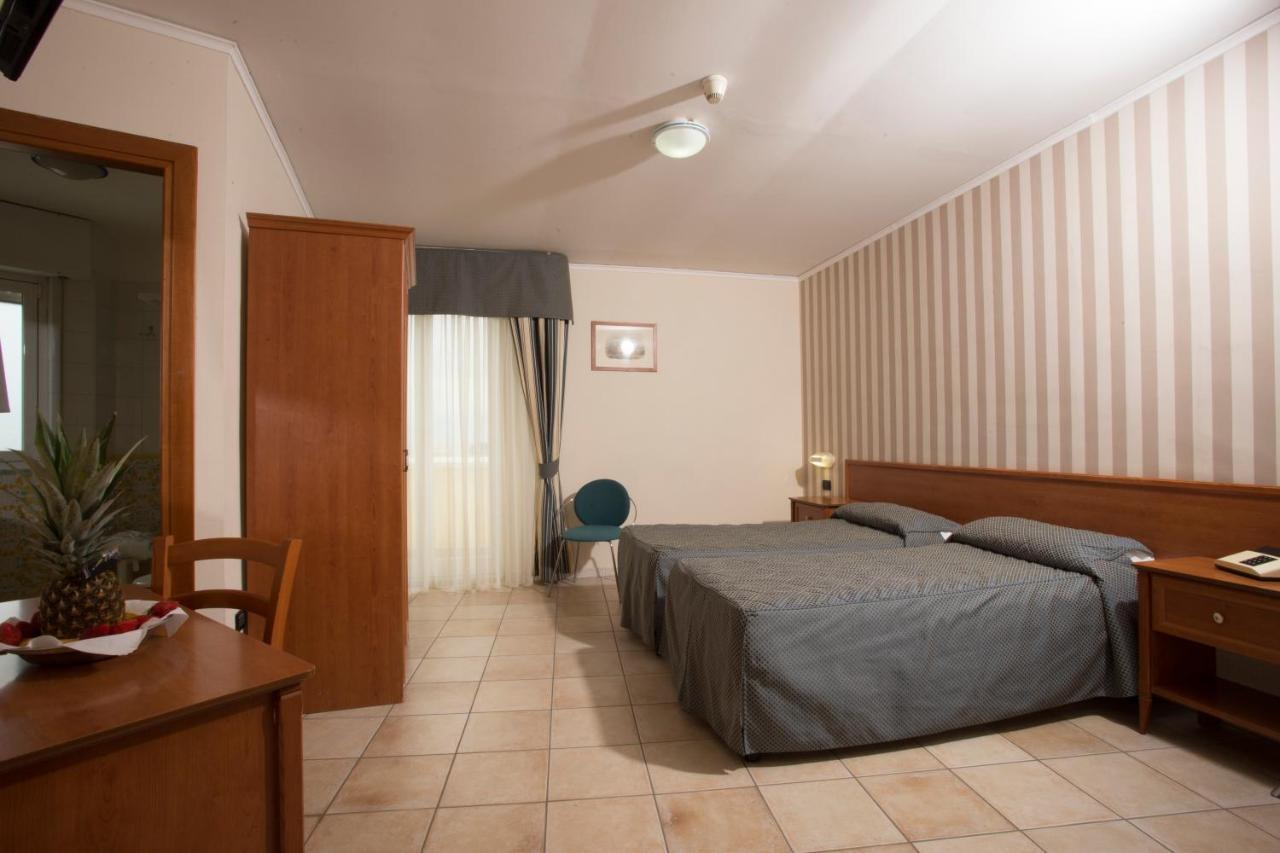 Hotel Villa Serena Castellammare di Stabia Εξωτερικό φωτογραφία