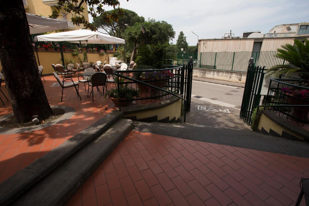 Hotel Villa Serena Castellammare di Stabia Εξωτερικό φωτογραφία