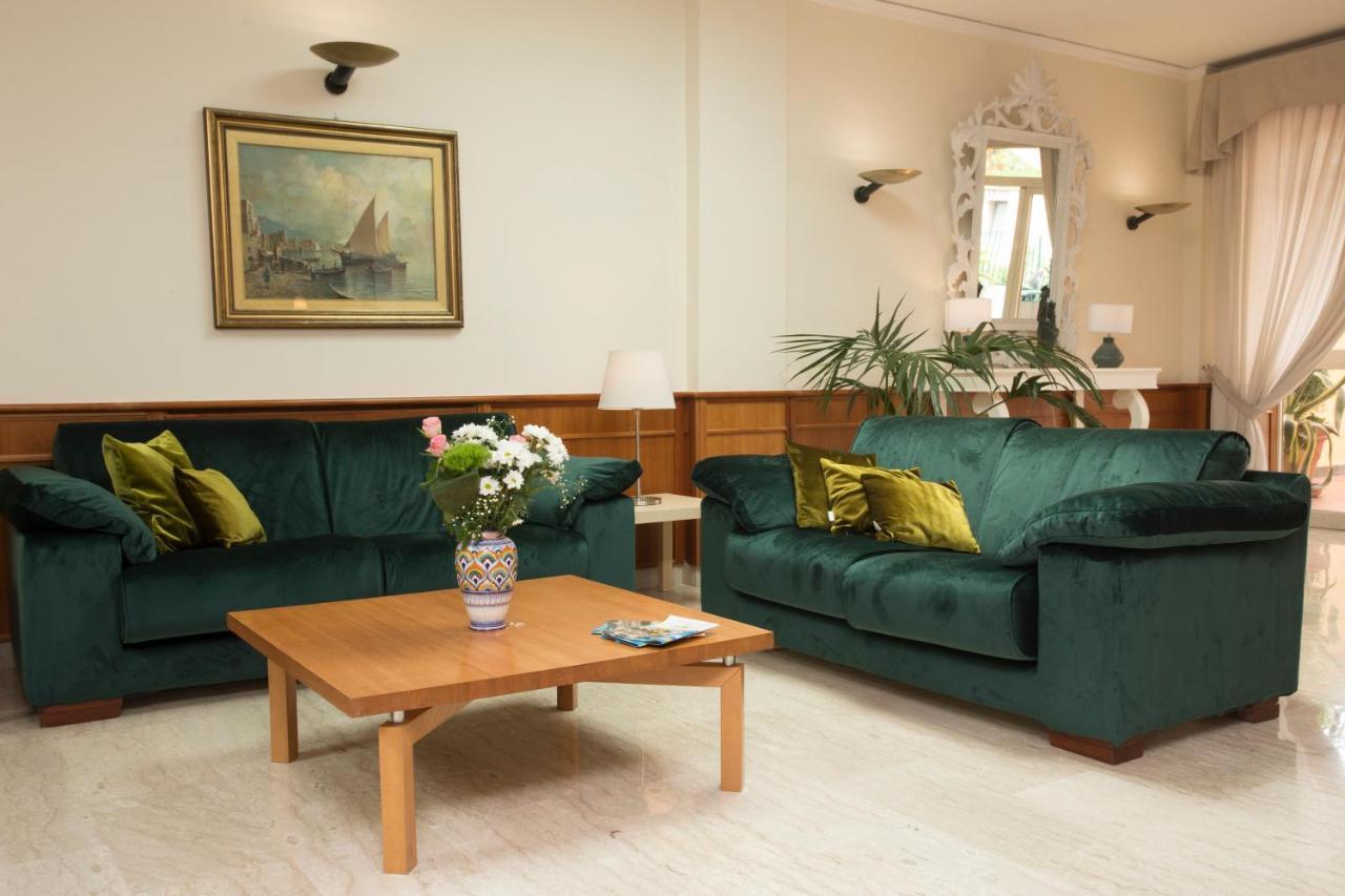 Hotel Villa Serena Castellammare di Stabia Εξωτερικό φωτογραφία