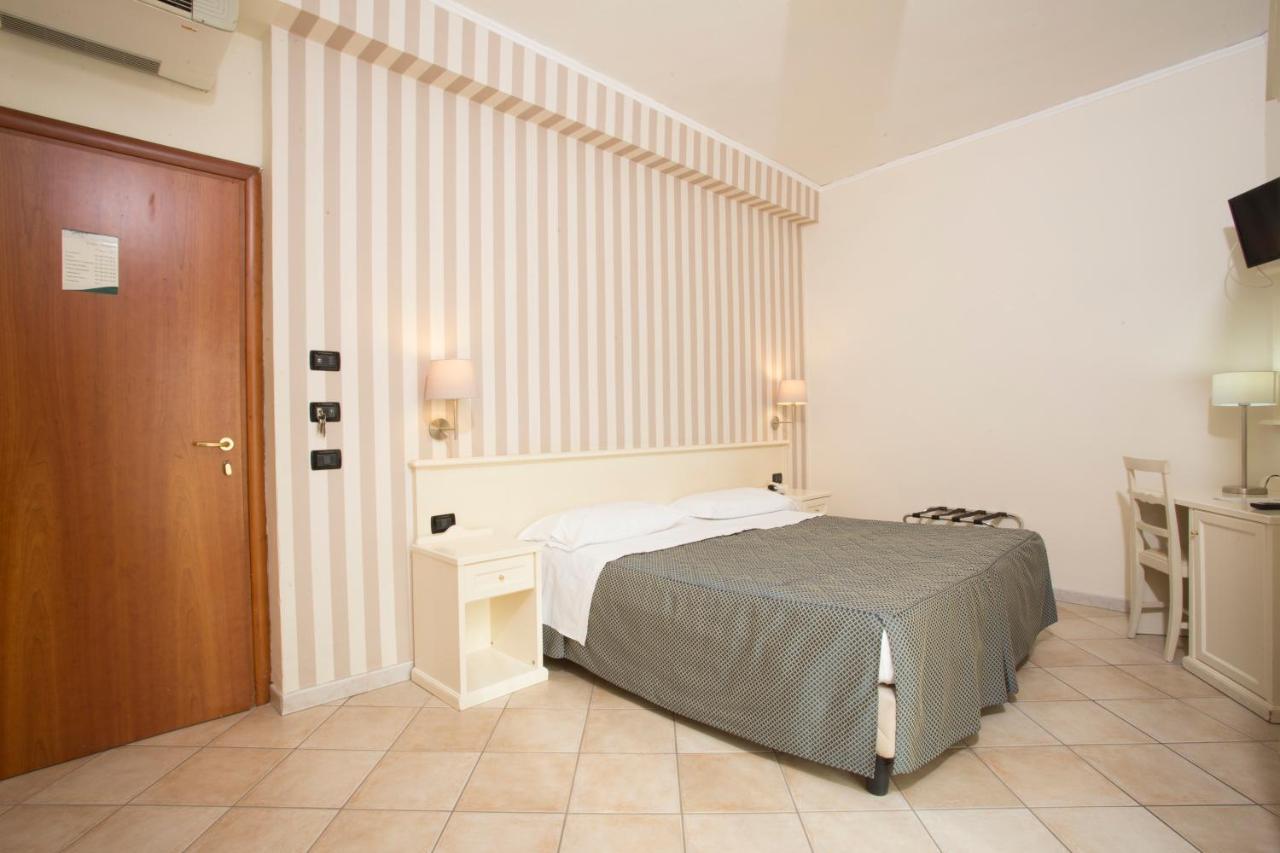 Hotel Villa Serena Castellammare di Stabia Εξωτερικό φωτογραφία