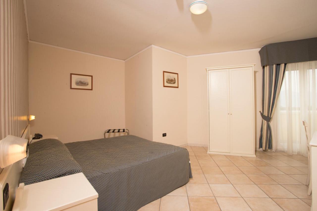 Hotel Villa Serena Castellammare di Stabia Εξωτερικό φωτογραφία
