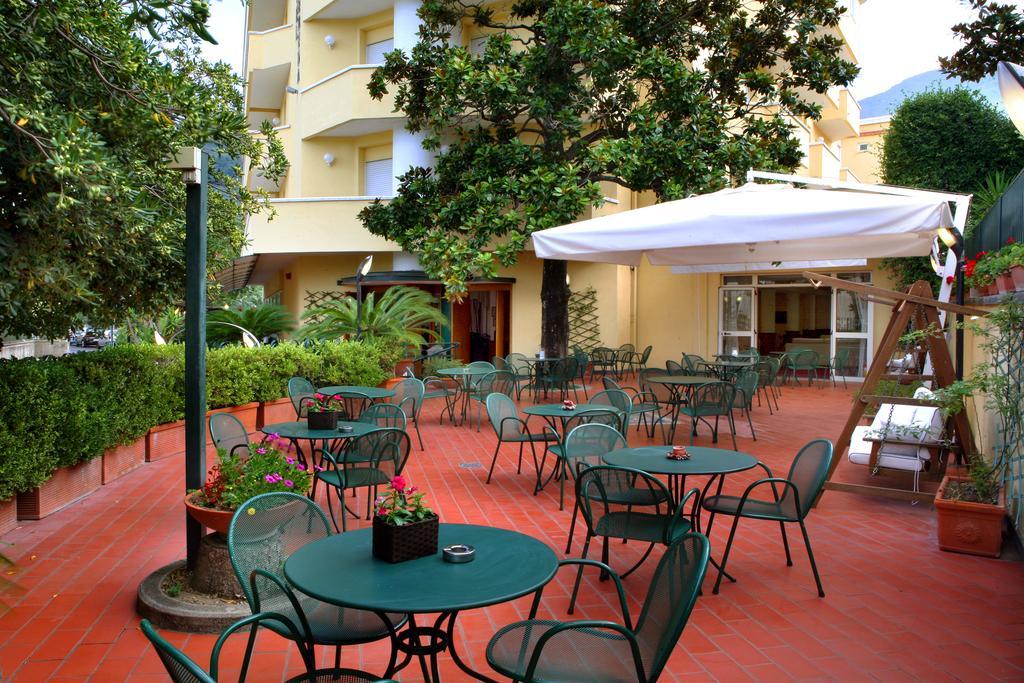 Hotel Villa Serena Castellammare di Stabia Εξωτερικό φωτογραφία