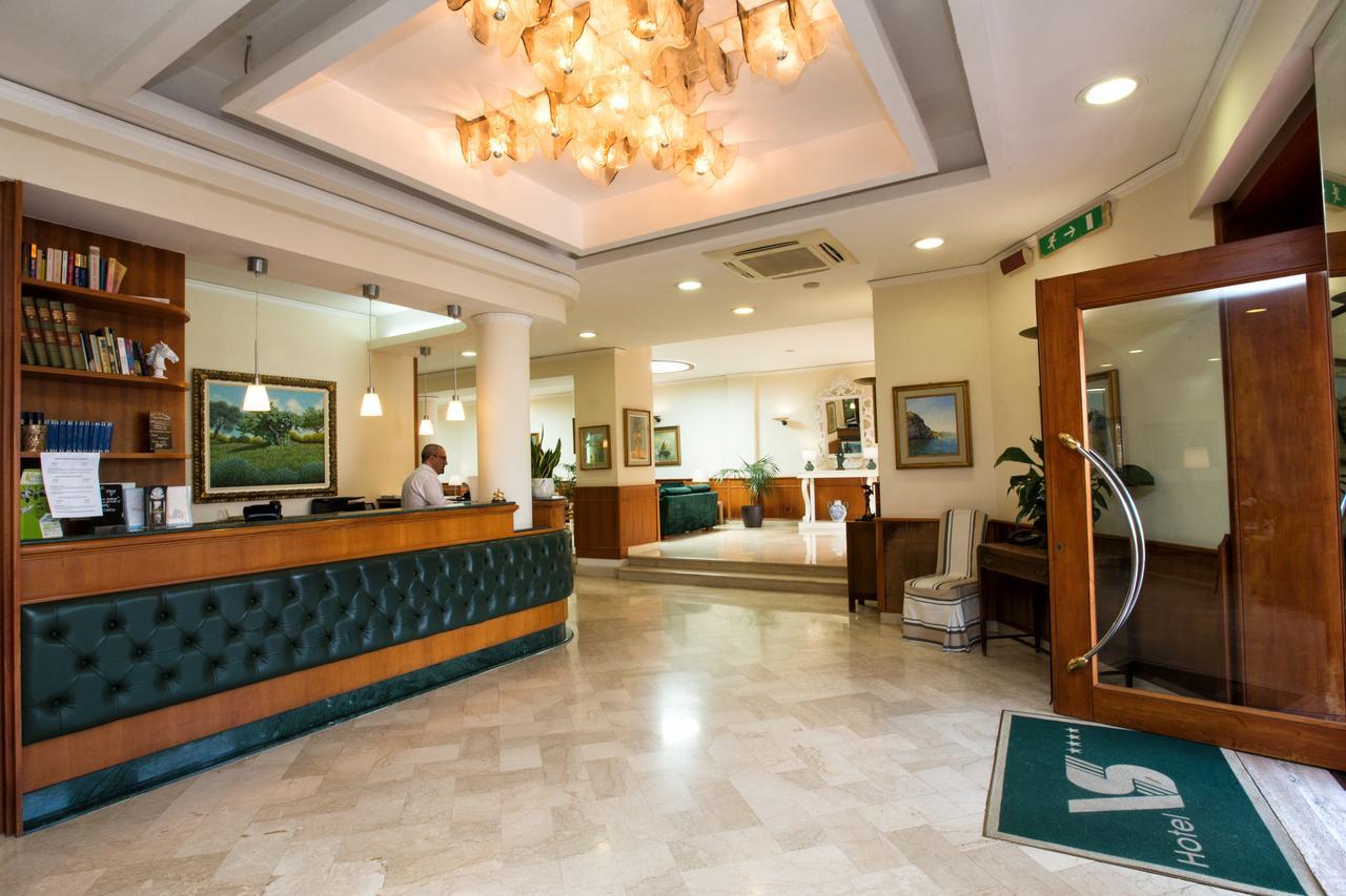 Hotel Villa Serena Castellammare di Stabia Εξωτερικό φωτογραφία