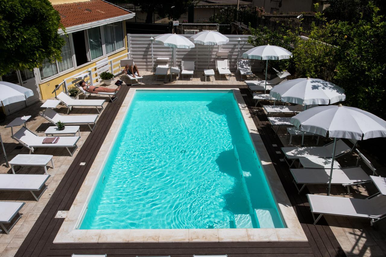 Hotel Villa Serena Castellammare di Stabia Εξωτερικό φωτογραφία