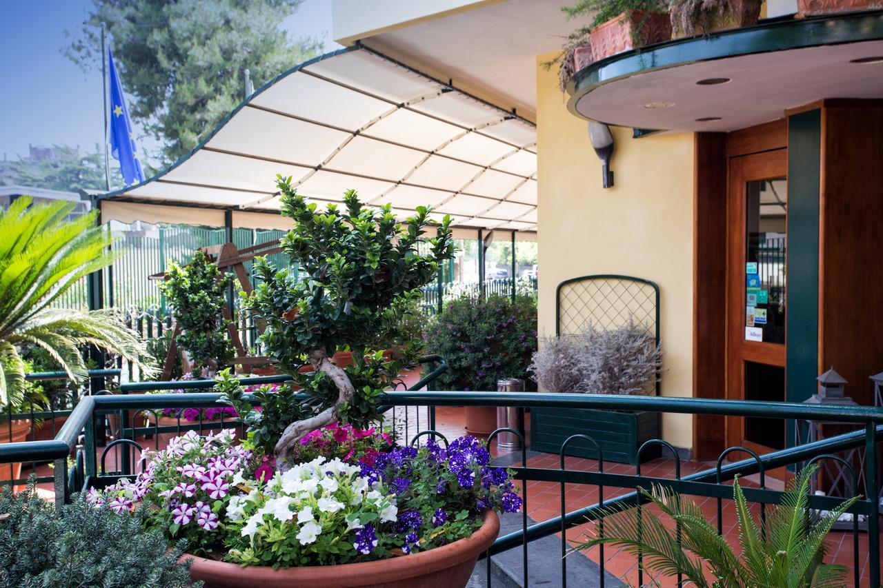 Hotel Villa Serena Castellammare di Stabia Εξωτερικό φωτογραφία