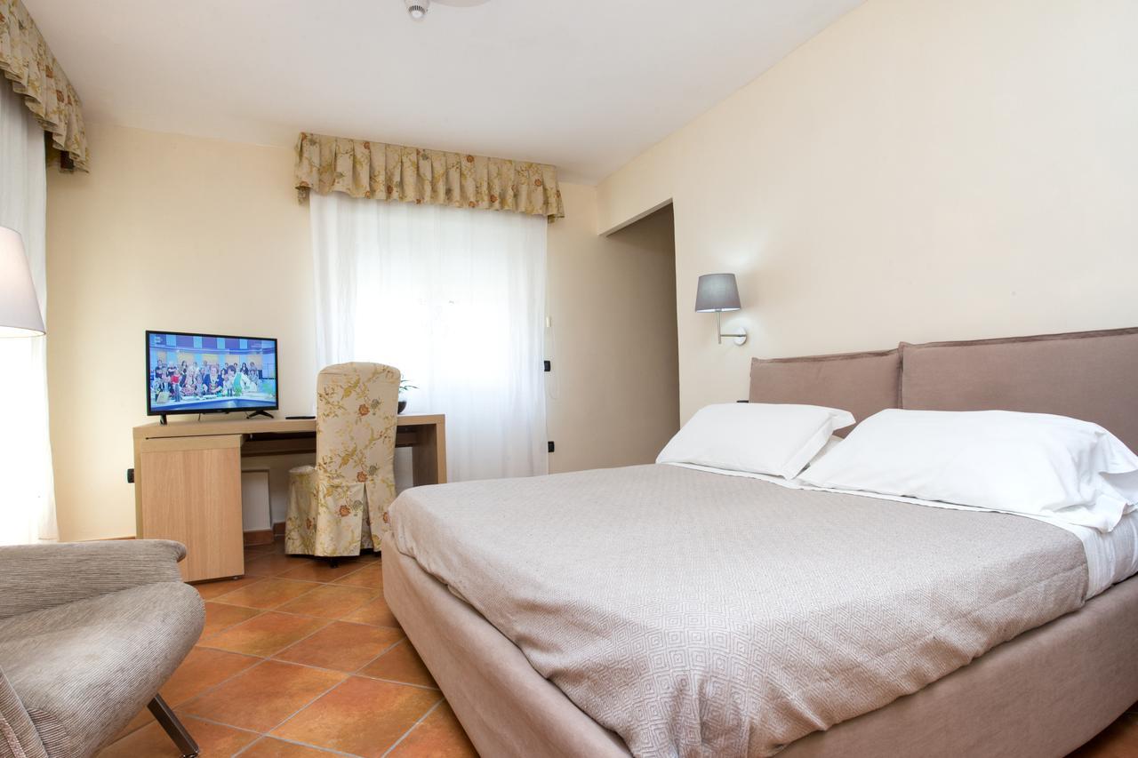 Hotel Villa Serena Castellammare di Stabia Εξωτερικό φωτογραφία