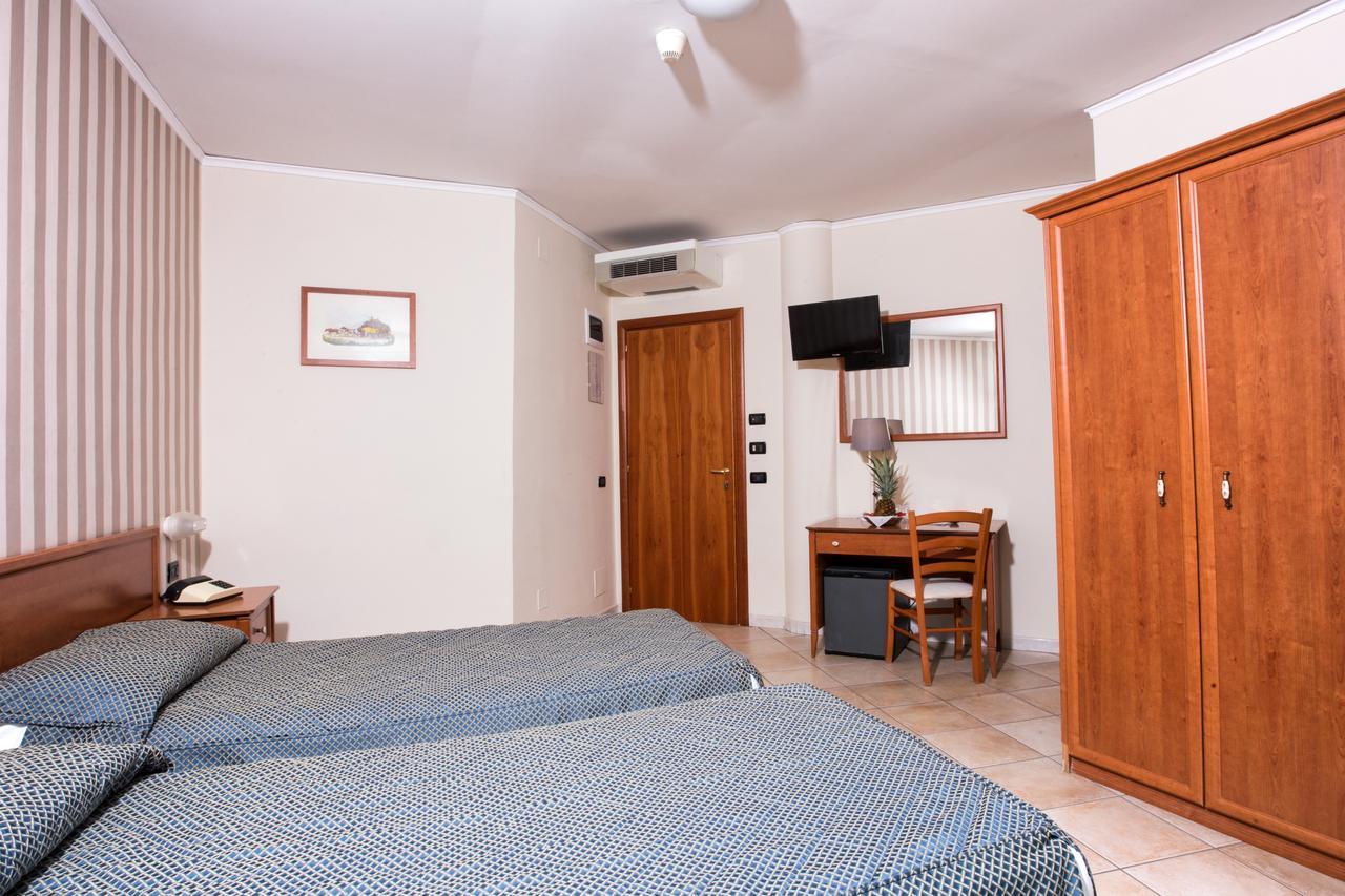 Hotel Villa Serena Castellammare di Stabia Εξωτερικό φωτογραφία